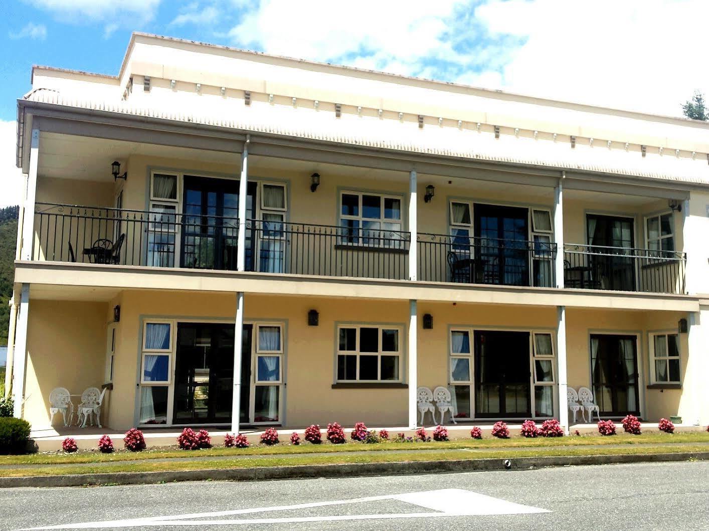 Lantern Court Motel Reefton Eksteriør billede